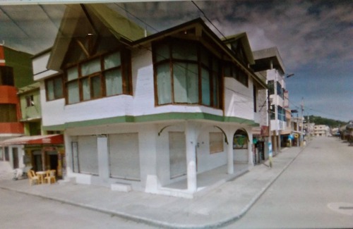 Sua House | Discover Green House: Ocean View Lodging in Sua, Ecuador