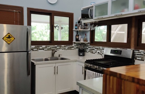 Tures House | Pet-Friendly Green House by W: Guest Rated 10/10!