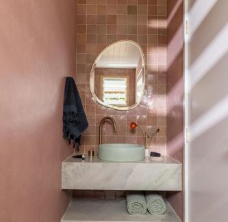 Point Lookout House | Oceanfront Green House on Cutter for Family-Friendly Getaways