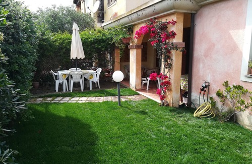 Maddalenedda Villa | Green House: Relaxing Cottage with Ocean Views Near Cagliari