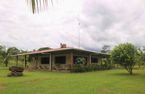 Canton Guatuso House | Family-Friendly Green House Near Río Celeste Awaits You