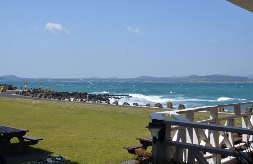 Jeju City House | Relaxing Green Jeju Udo Pension with Oceanfront Views