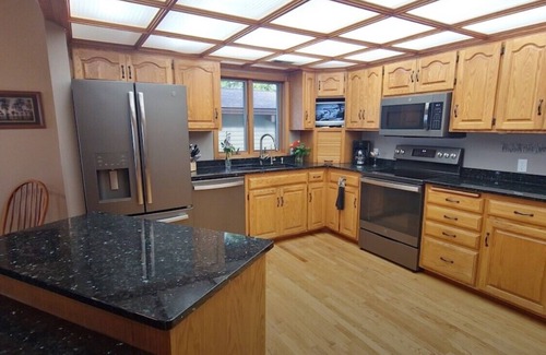 Spicer House | Experience Green Lake Escape: Pool & Lake View Retreat