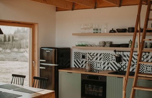 Wiartel Cottage | Relaxing Green Lake Front House with Ocean Views & Spa