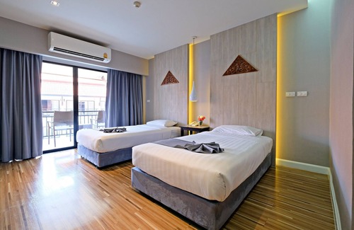 Chang Phueak Hotel | Affordable Green Lake Resort with Pool and Family Amenities