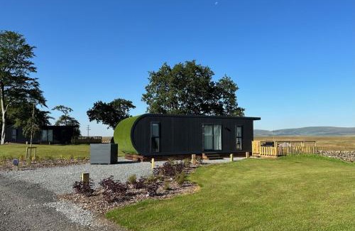Penicuik House | Green Law: Perfect for Families and Furry Friends