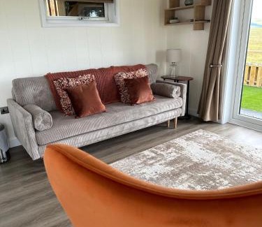 Penicuik House | Green Law: Perfect for Families and Furry Friends