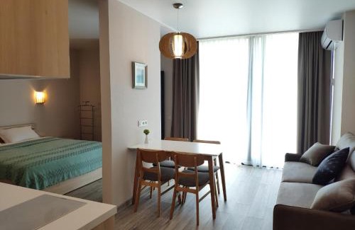 Mtsvane Kontskhi Apartment | Seaside Escape at Green Line: Oceanfront Bliss Awaits
