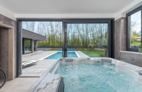 Zupanici Villa | Elegant Green Luxury II with Pool, Jacuzzi & Sauna