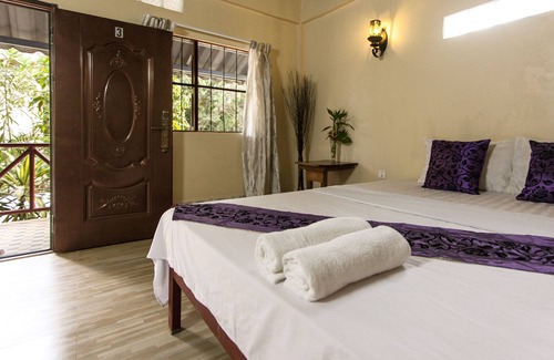Kampot House | Welcoming Green Mango Bungalows: Rated 9.2 with Breakfast