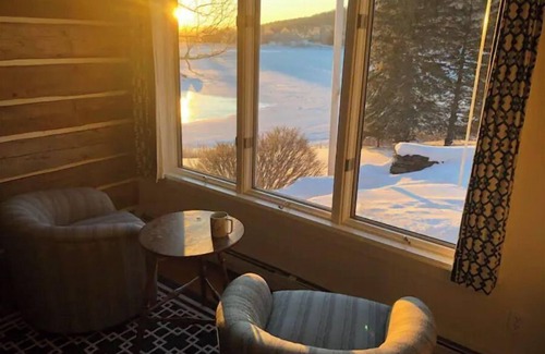 Stratton Mountain Ski Chalet | Experience Green Mountain Manor: Ski & Summer Chalet Getaway