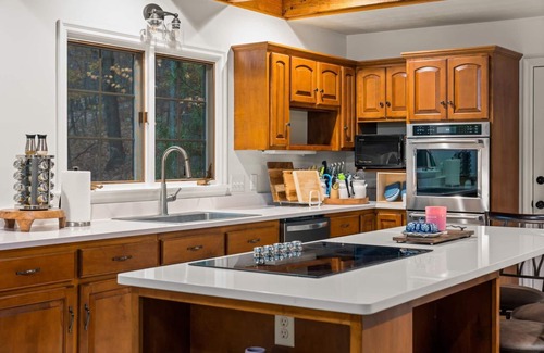 Massanutten Cabin | Pet-Friendly Retreat at Green Mountain Song - 10/10 Rated