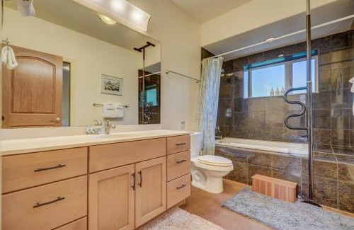 Cascade-Chipita Park House | Relax at Green Mt Getaway: Hot Tub, Game Room & Fire Pit