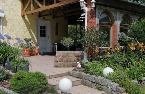 Marzahn-Hellersdorf House | Relaxing Green Oasis in Berlin Biesdorf - Guest Rated 9.8