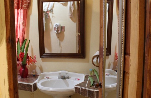 Armenia House | Welcome to Green Oasis Ranch: A Botanical Paradise in Belize