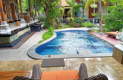 Sampalan House | Cozy Green Palace Homestay: Pet-Friendly & Family-Loved