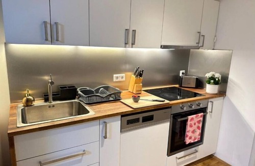 Taxham House | Relaxing Green Paradise Retreat in Salzburg with Free Parking