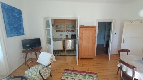 Prague 12 Apartment | Green Point - 25 min to the center by tram
