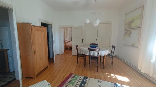 Prague 12 Apartment | Green Point - 25 min to the center by tram