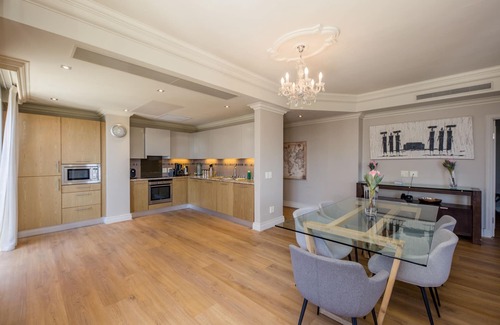 Green Point Apartment | Prime Green Point Apartment: Steps from the Stadium