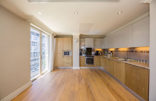 Green Point Apartment | Prime Green Point Apartment: Steps from the Stadium