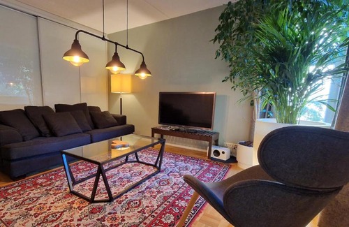 Pasila Apartment | Green Escape with Hot Tub Near Central Park - Rated 9/10
