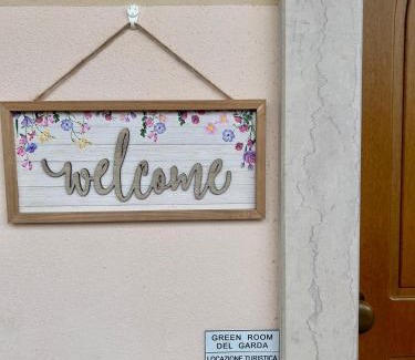 Castelnuovo del Garda Apartment | Pet-Friendly Green Room Del Garda with Exceptional Reviews