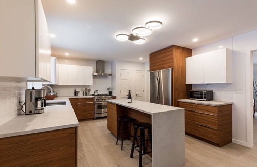 Ulster Park House | Green Sanctuary: Nature Retreat with Family-Friendly Amenities
