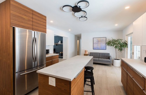 Ulster Park House | Green Sanctuary: Nature Retreat with Family-Friendly Amenities