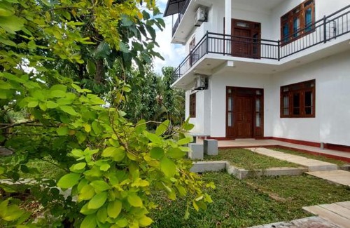 Anuradhapura House | Family-Friendly Green Shield Resort with Pet Amenities
