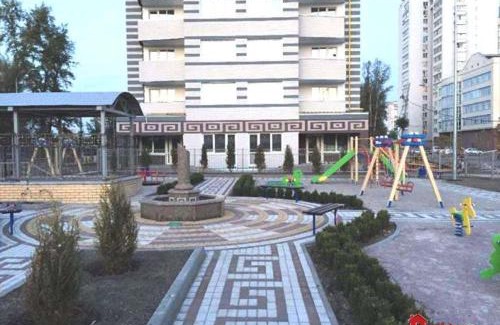 Dniprovs'kyi District Apartment | Green Stone Hotel: Top-Rated Stay with Family-Friendly Amenities
