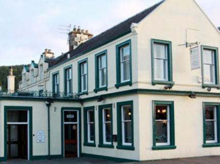 Peebles Hotel | Green Tree Hotel: Pet Friendly with Breakfast Included