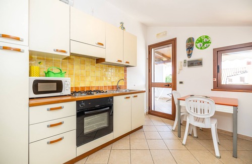Piana Calzata Apartment | Green View Hotel: Pet-Friendly Stay with Oceanfront Access