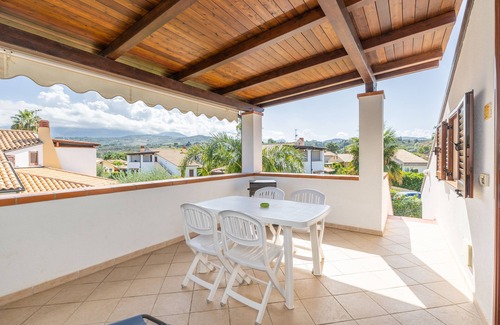 Piana Calzata Apartment | Green View Hotel: Pet-Friendly Stay with Oceanfront Access