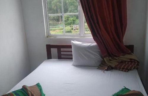 Nuwara Eliya House | Budget-Friendly Stay at Green View Hotel with Breakfast
