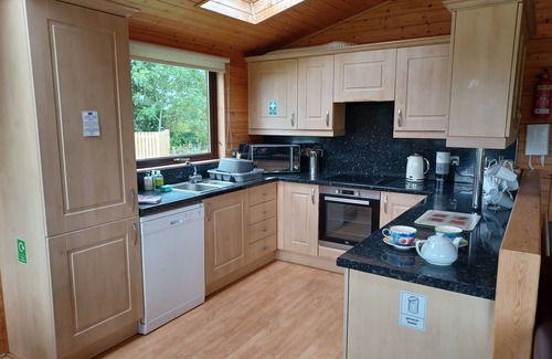 Welton Cabin | Idyllic Green View Lodges: Rated 10/10 with Spa & Breakfast