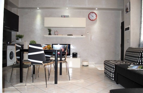 Paderno Dugnano Apartment | Inviting Green Zone Studio: Fast WiFi & Self Check-In