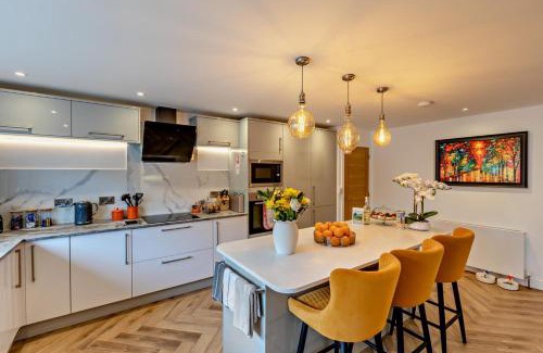 Chittlehampton House | Discover Greenacres: Family & Pet-Friendly Getaway