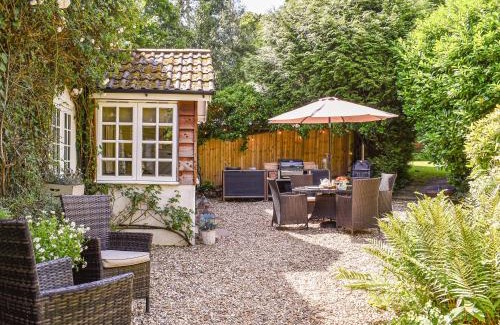 New Forest District House | Family-Friendly Getaway at Greenbank Cottage, 9.7/10 Rated