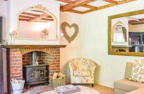 New Forest District House | Family-Friendly Getaway at Greenbank Cottage, 9.7/10 Rated