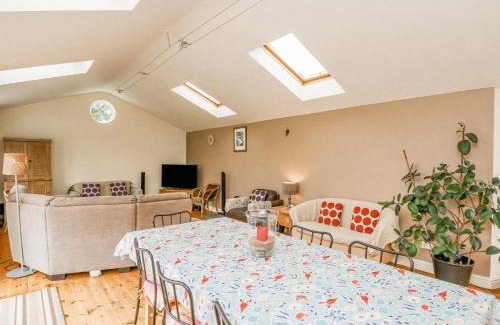 Dinas Cross House | Discover Greenbanks: Top-Rated 4-Star Family Retreat