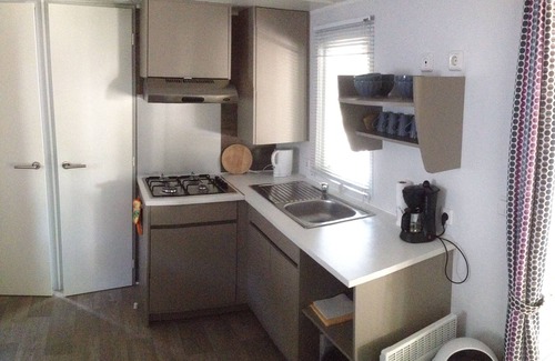 Roquebrune-sur-Argens House | Family-Friendly Greenchalet at Campsite Leï Suves Awaits