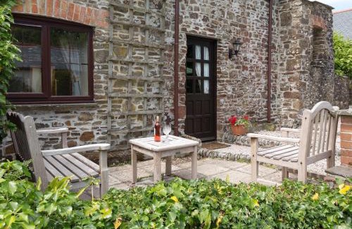 Holsworthy House | Experience Greenfinch: Pet-Friendly 4-Star Hotel, Rated 10/10