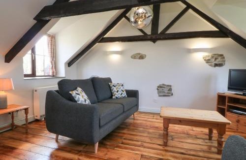 Holsworthy House | Experience Greenfinch: Pet-Friendly 4-Star Hotel, Rated 10/10