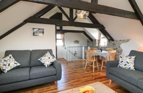 Holsworthy House | Experience Greenfinch: Pet-Friendly 4-Star Hotel, Rated 10/10