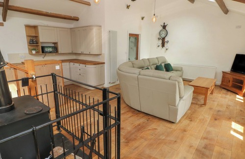 Port Talbot House | GREENHEART COTTAGE: Pet-Friendly Retreat with Cozy Fire