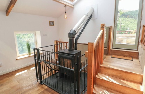 Port Talbot House | GREENHEART COTTAGE: Pet-Friendly Retreat with Cozy Fire