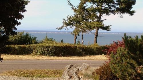 Sequim Bed & Breakfast | Relaxing Greenhouse Inn by the Bay with Spa & Restaurant