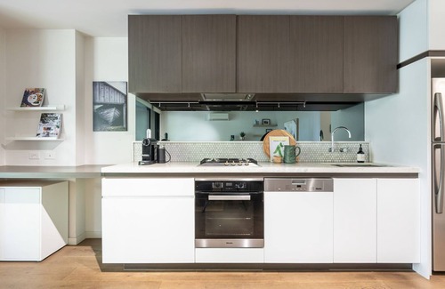 Toorak Apartment | Greenleaf in Toorak by Property Mums
