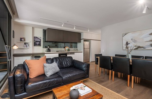 Toorak Apartment | Greenleaf in Toorak by Property Mums